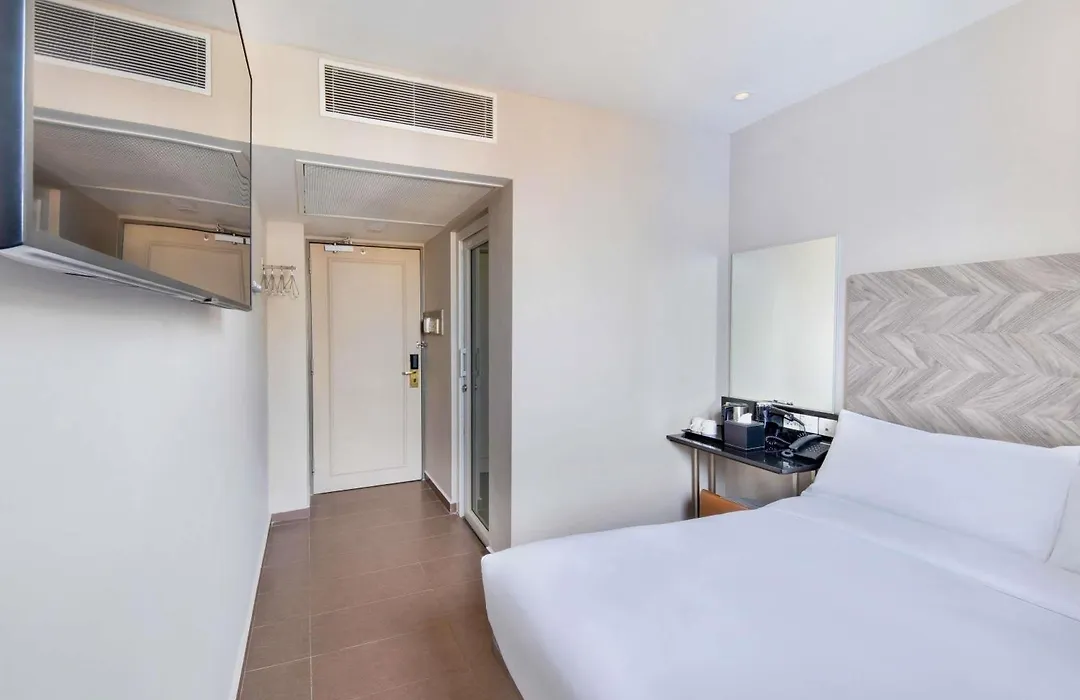 Ibis Budget Singapore Dahlia-1