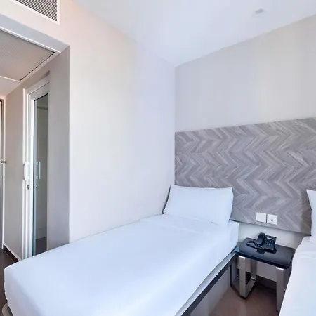 Ibis Budget Singapore Dahlia-2